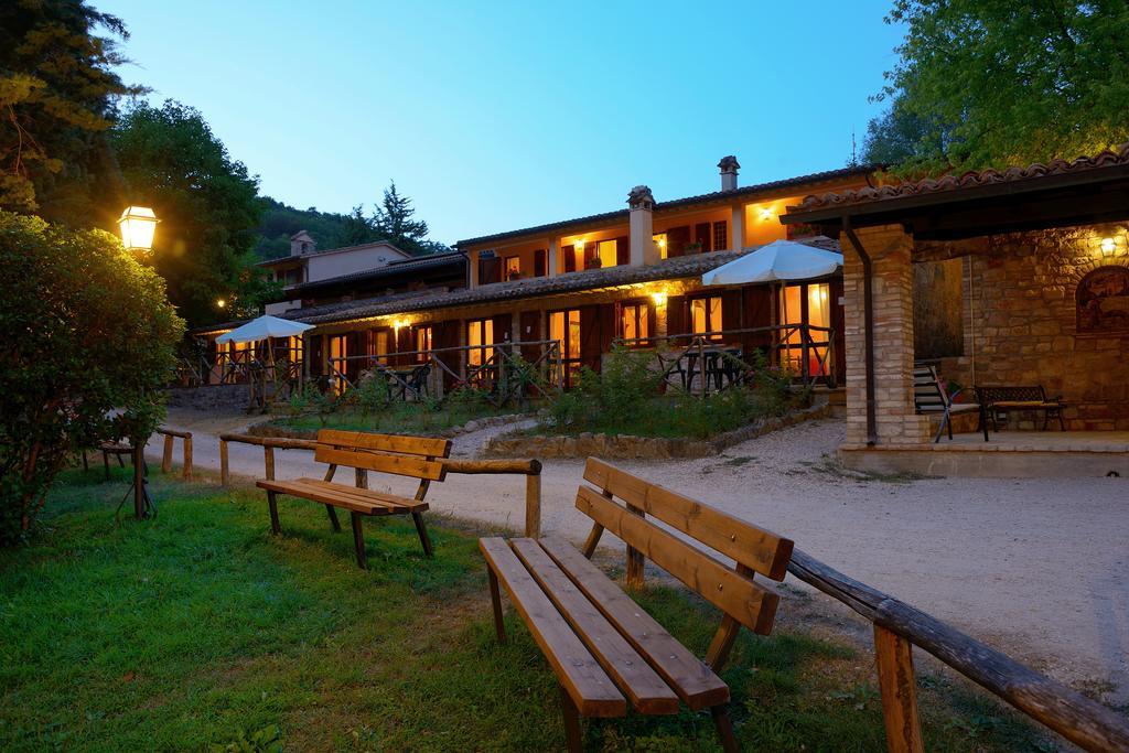 Maison d'hôtes Le Querce Di Assisi à Piano Delle Pieve Extérieur photo